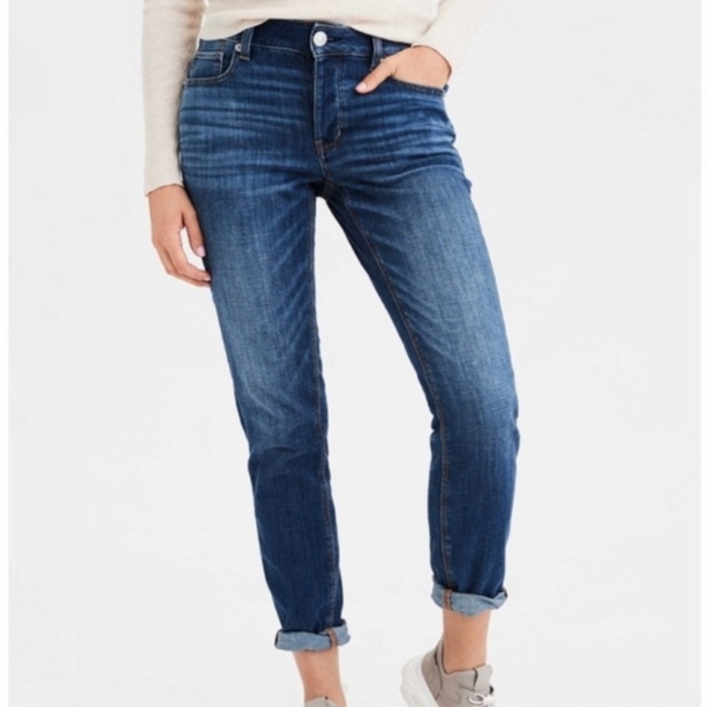 AE Dark Wash Tomgirl/Relaxed Boyfriend Jeans, Low-Rise - Size 2 Regular